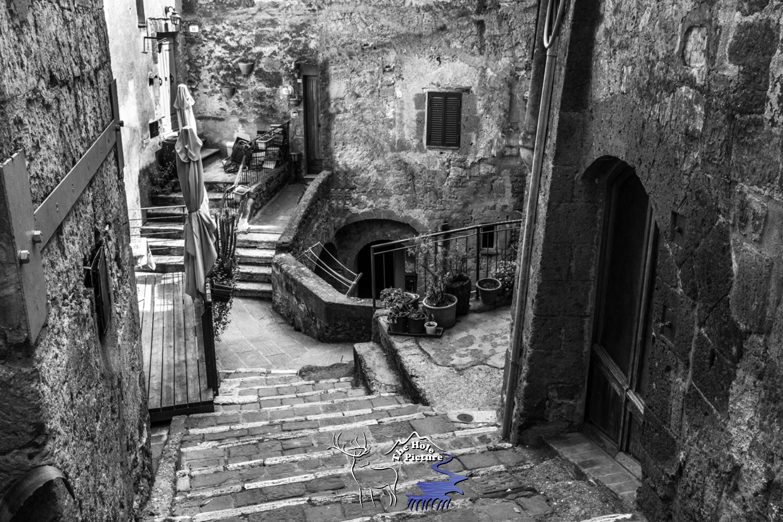  Neighborhood Pitigliano